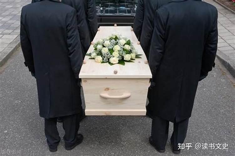 梦到家人死了躺在棺材上