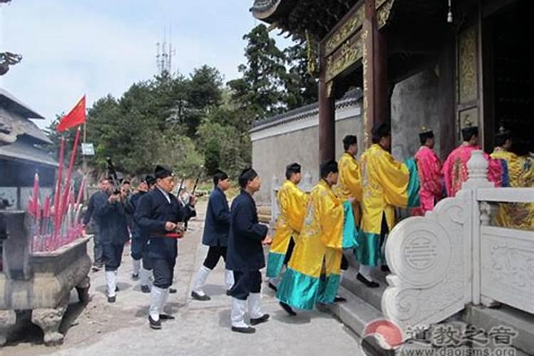 怀孕两个月梦到死人了有什么兆头