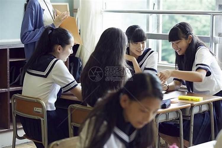 梦见女同学和我在一起了