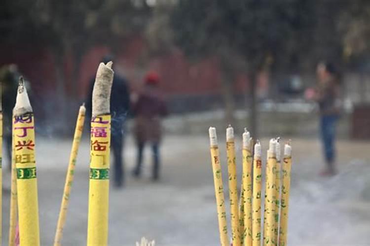 中元节能上香敬神吗