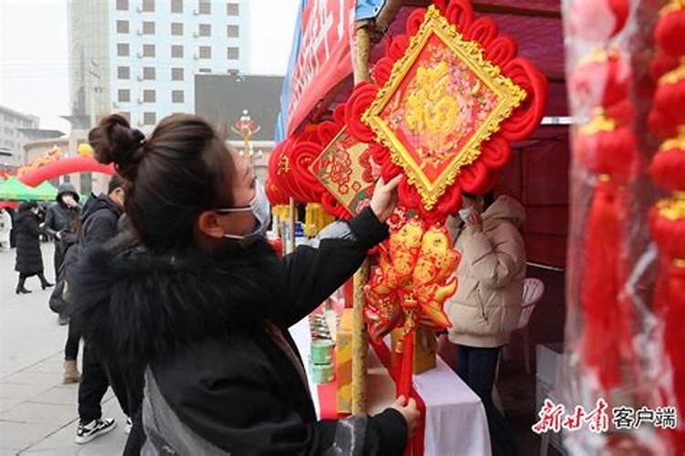 国庆套和春节套时装属性