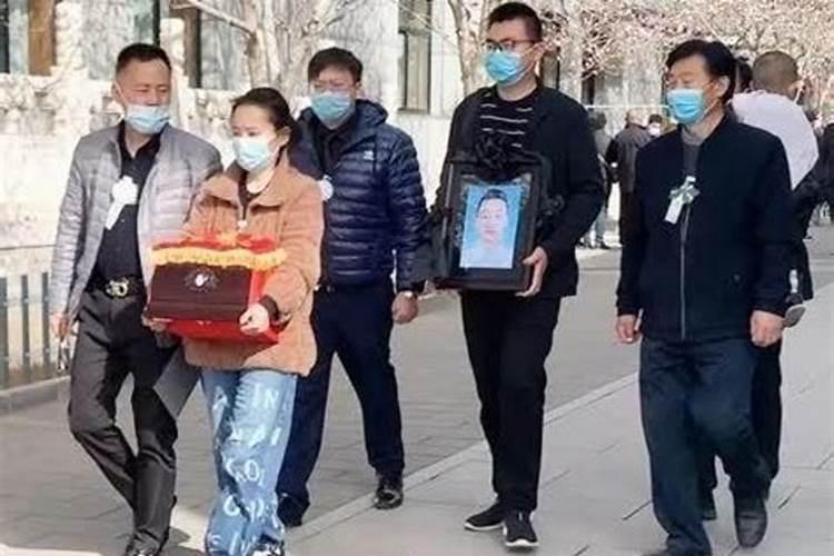 已婚女人梦见鞋子破了是什么意思