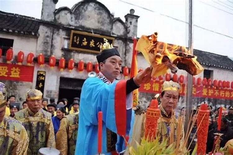 梦见死了的人棺材开了什么意思