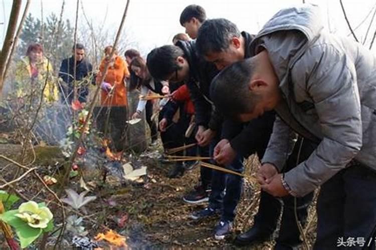 正月初一上山祭祖