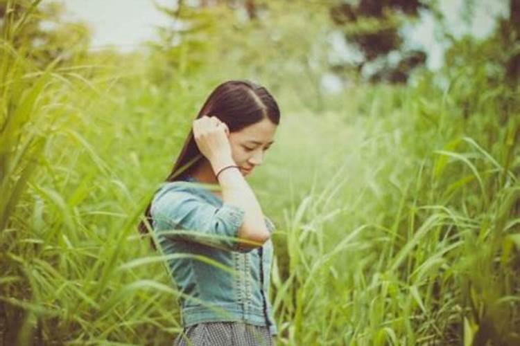 梦见女朋友不正经