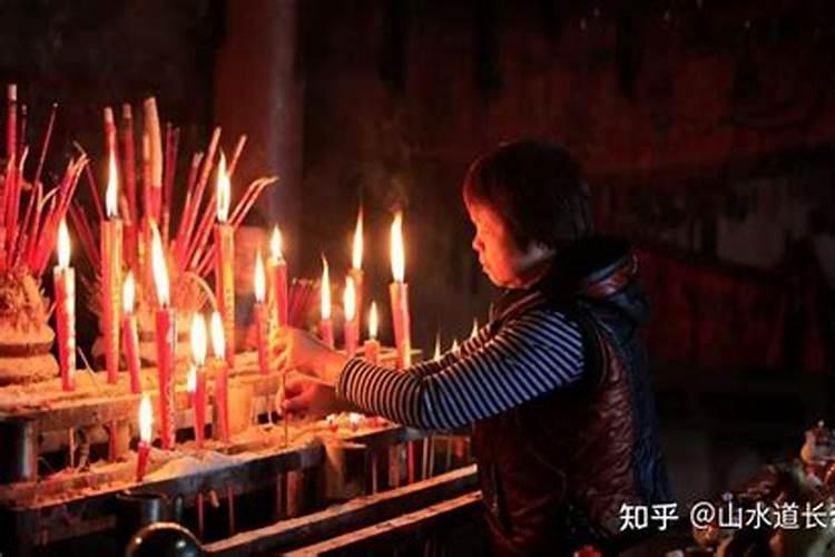 中元节祭祖祭品摆放广州人