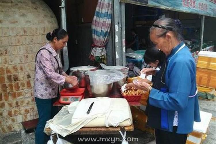 中年女人梦见自己买豆腐