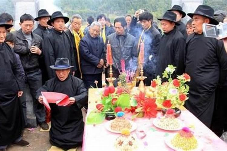 冬至扫墓怎么祭拜老人们