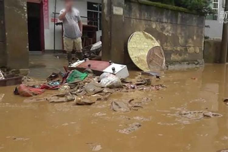 梦见大雨过后涨大洪水什么意思