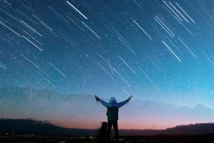 梦见流星雨并向其许愿意味着什么