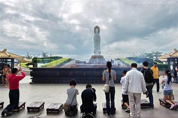 梦见给神像磕头是什么意思