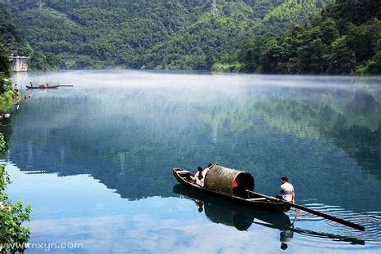 梦见水很清澈见底是什么意思