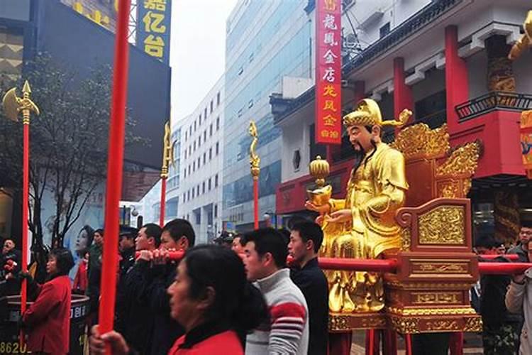 香港财神节上供猪头