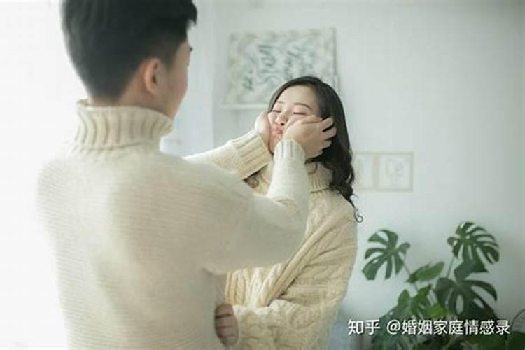 女人梦见鸡什么兆头周公解梦