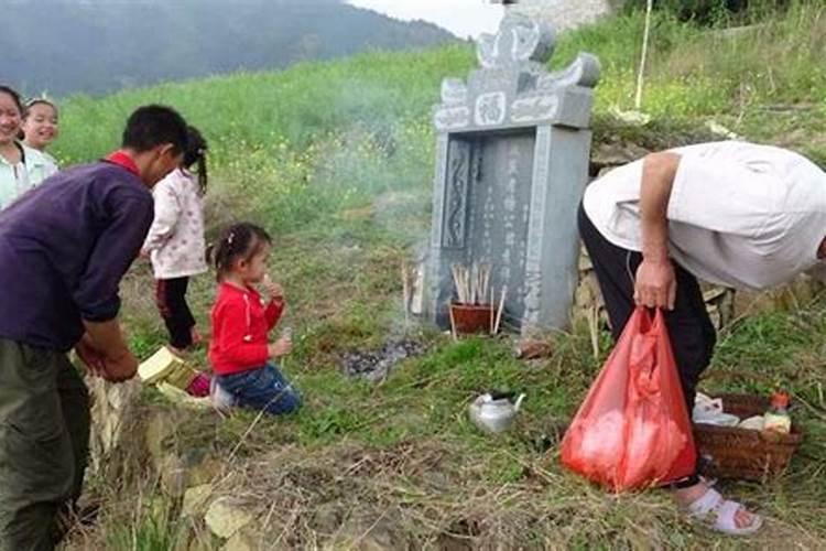 清明节人们到郊外去祭扫还有什么