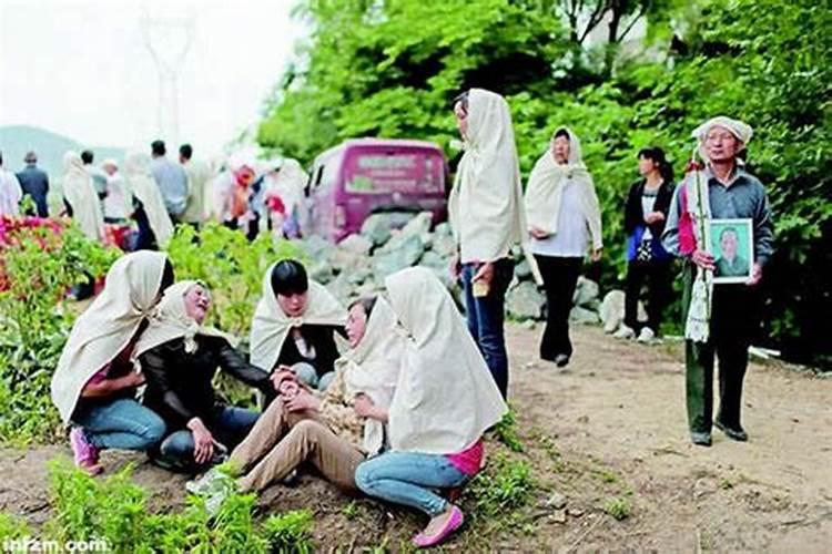 女人梦见下雨周公解梦