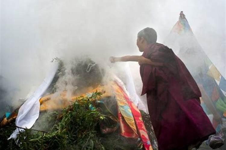 梦见给神灵磕头什么预兆解梦