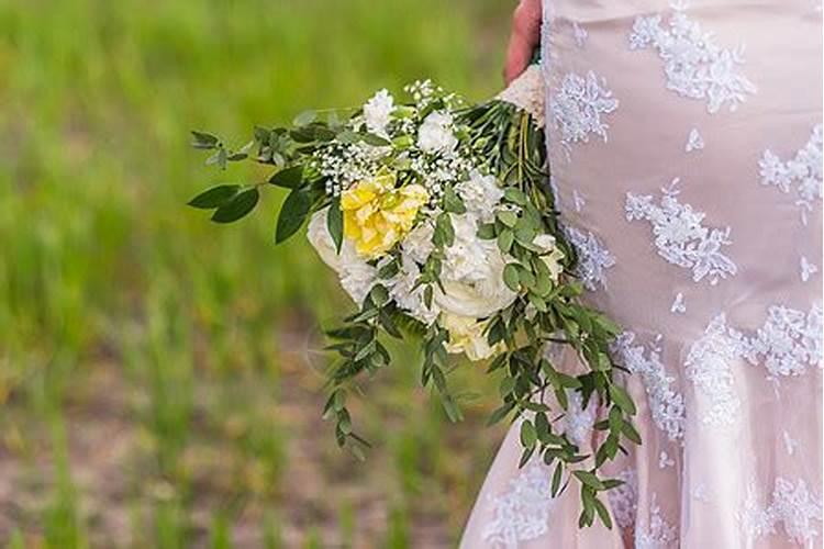 已婚女人梦见漂亮的花