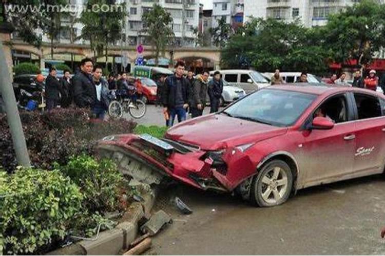 梦到亲人车祸去世什么意思