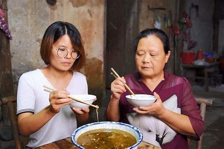 梦见和已故的婆婆在一起