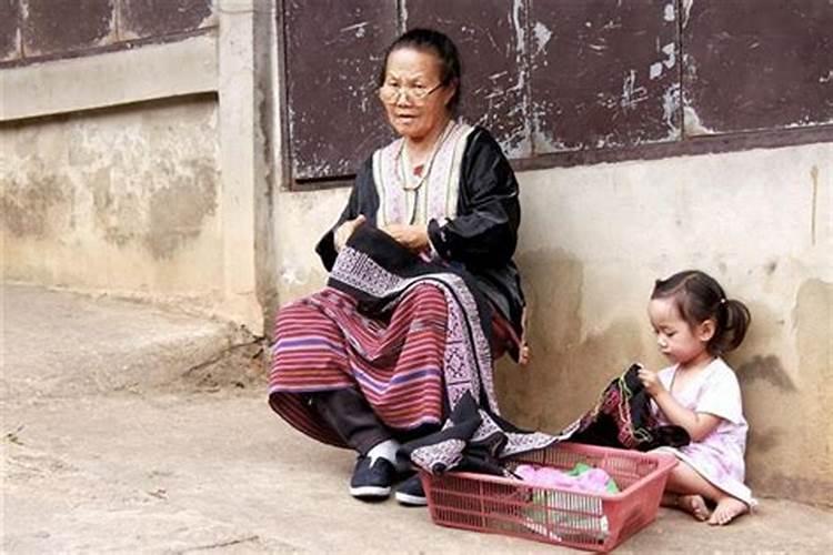 女人梦到奶奶