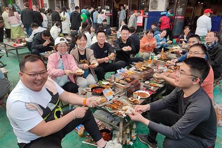 梦见很多烤串店