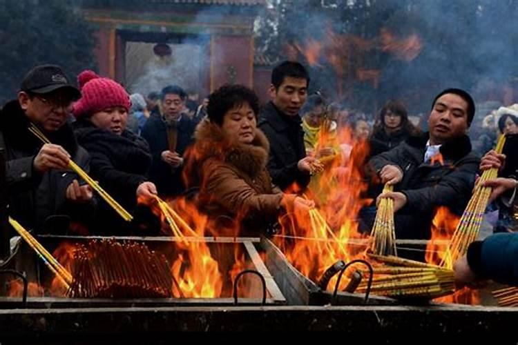 元宵节去庙带什么好