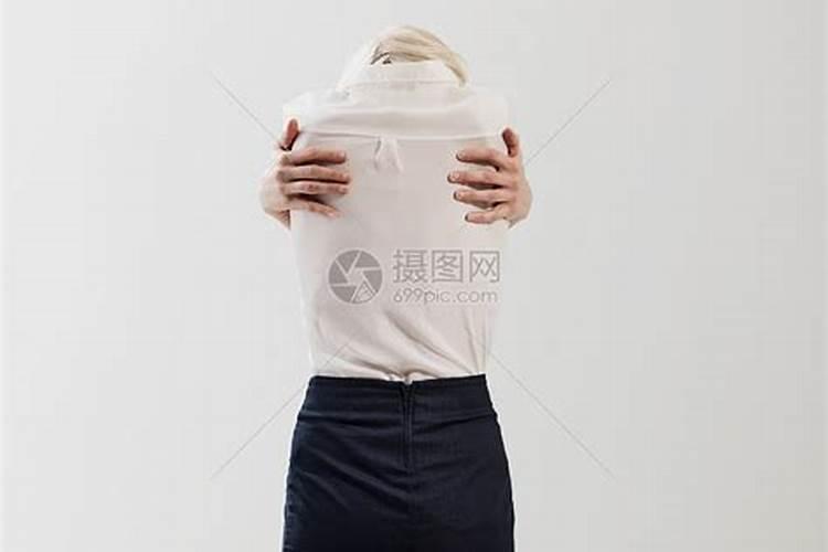 梦见姑姑试衣服