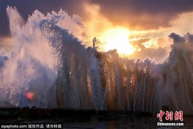 梦到狂风巨浪的大海