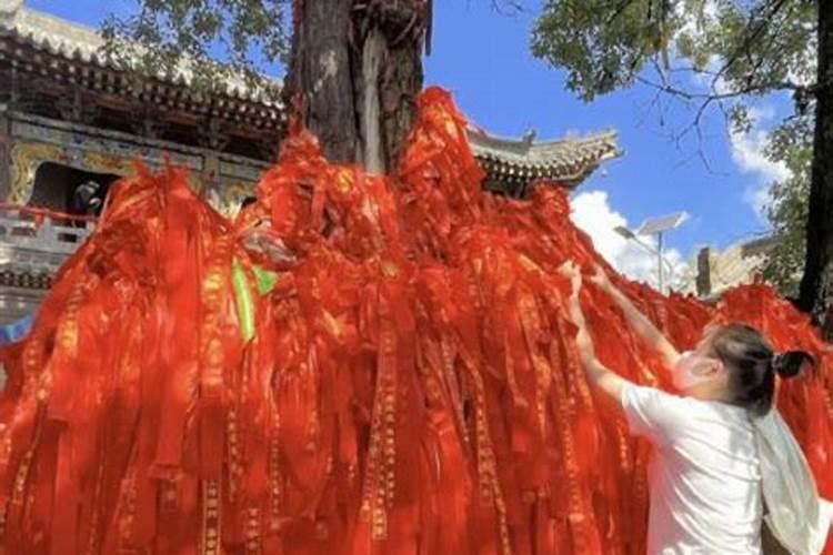 求婚姻拜什么神仙