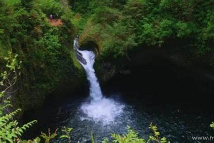 梦到渠道水流是什么意思