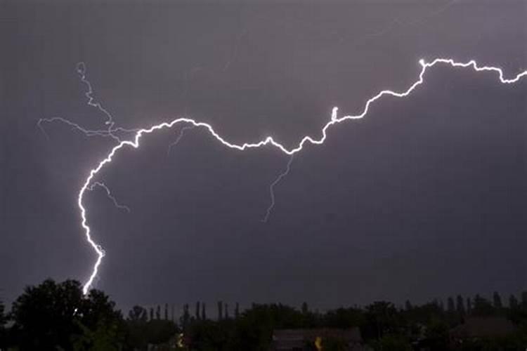 腊月打雷下大雨好不好钓鱼