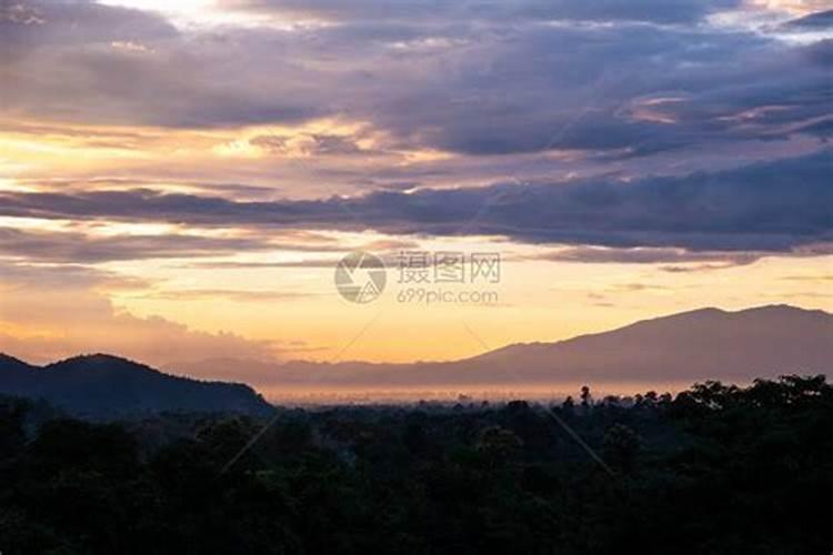 梦见很漂亮的山景