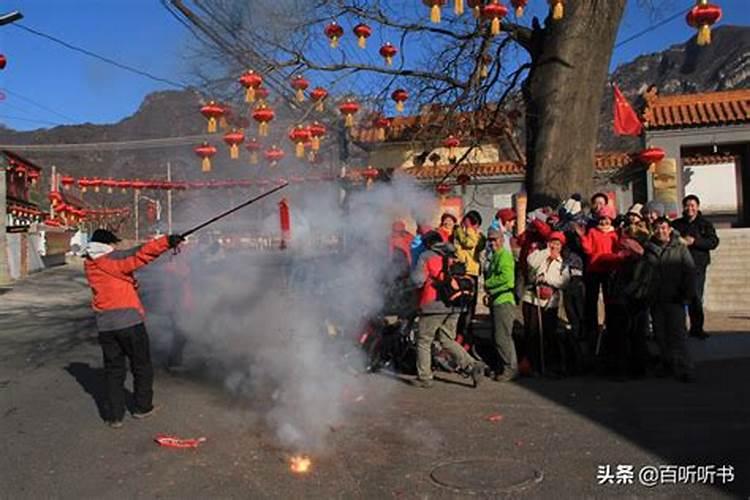 除夕放炮祭神的寓意