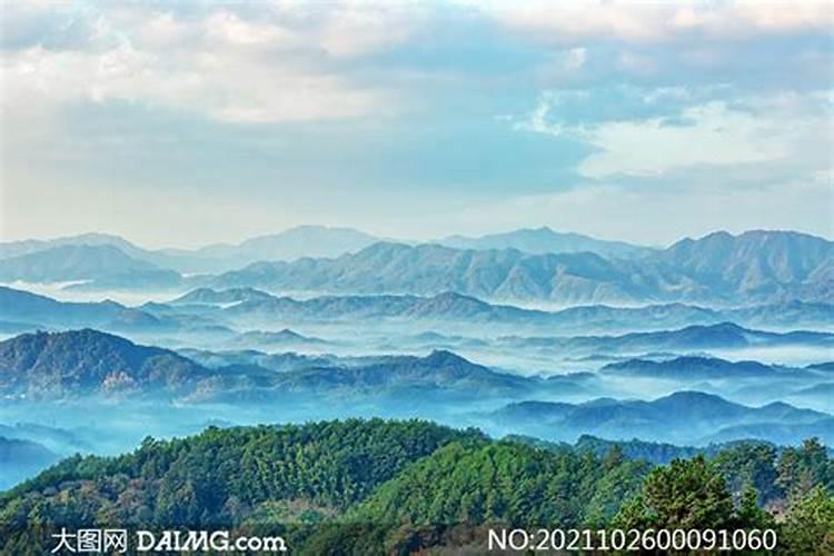 梦见大山雾气