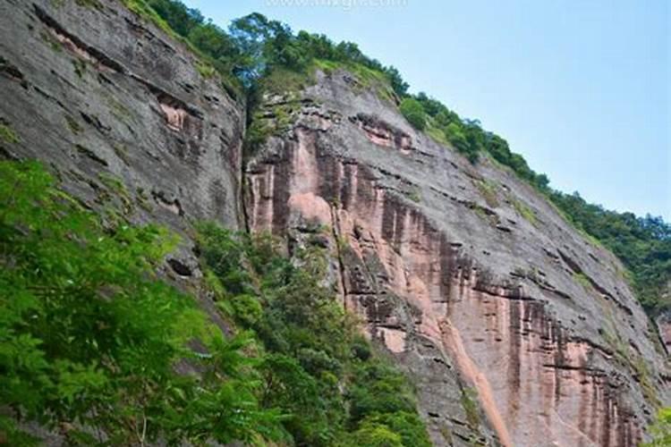 做梦梦见老家山崩塌