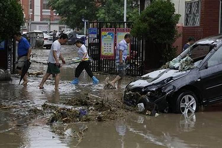 梦到老家发生大洪水爸爸带我跑