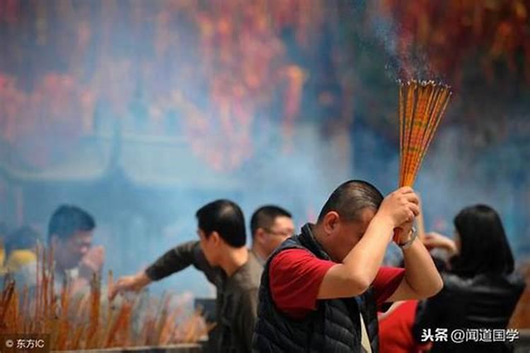 去寺庙上香犯太岁怎样上香