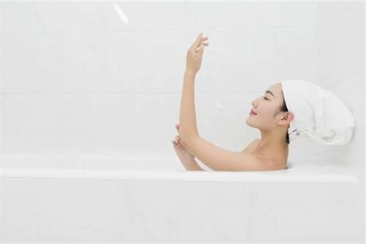梦见洗澡是什么意思呢女性