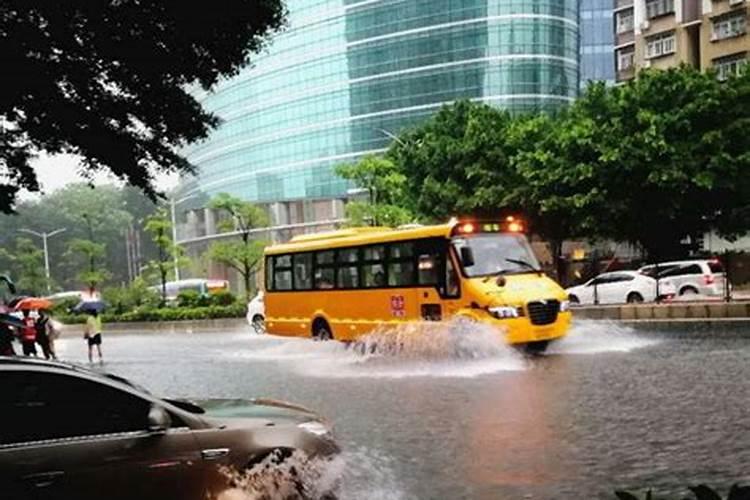 梦见洪水淹没了道路