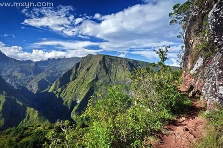 梦见大山美景是什么意思