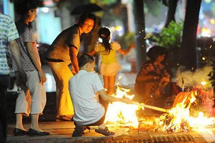 中国鬼节祭祀