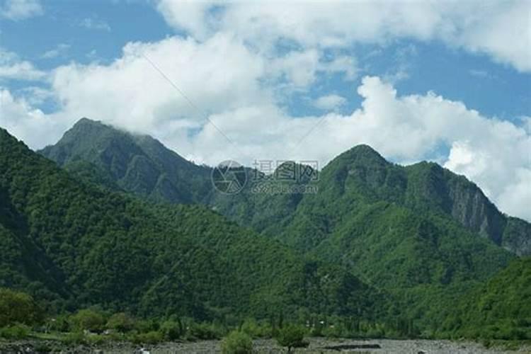 梦见特别漂亮的山景