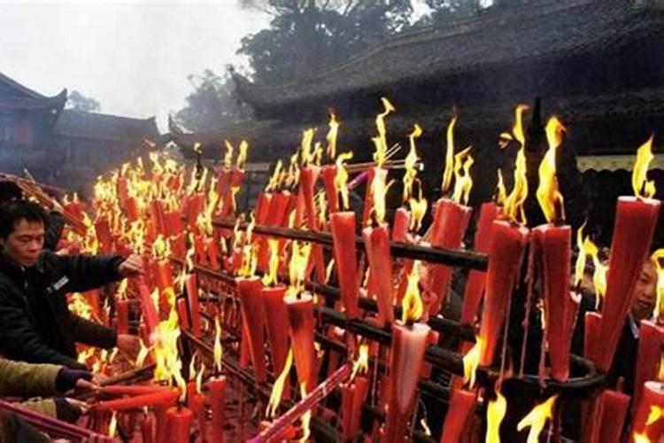 到寺院请香祝运势吗