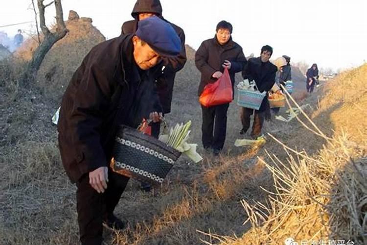 正月初二怎么祭祖坟