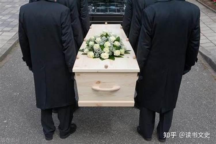 梦见死去的亲人放在棺材里