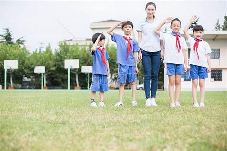 梦到和小学同学去玩