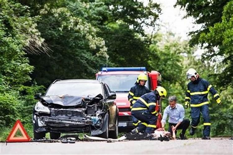 梦到家人出车祸死亡什么征兆