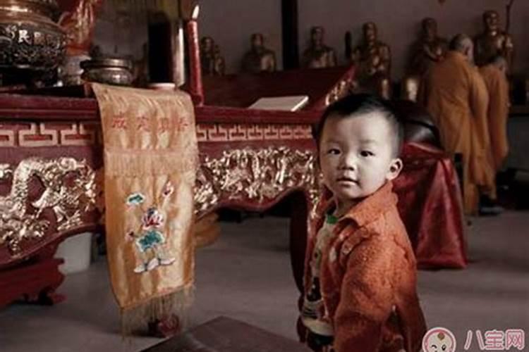 孕妇梦见下雨发大水路被淹