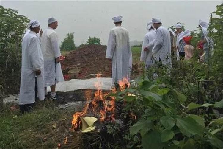 梦见给死人送葬是什么兆头